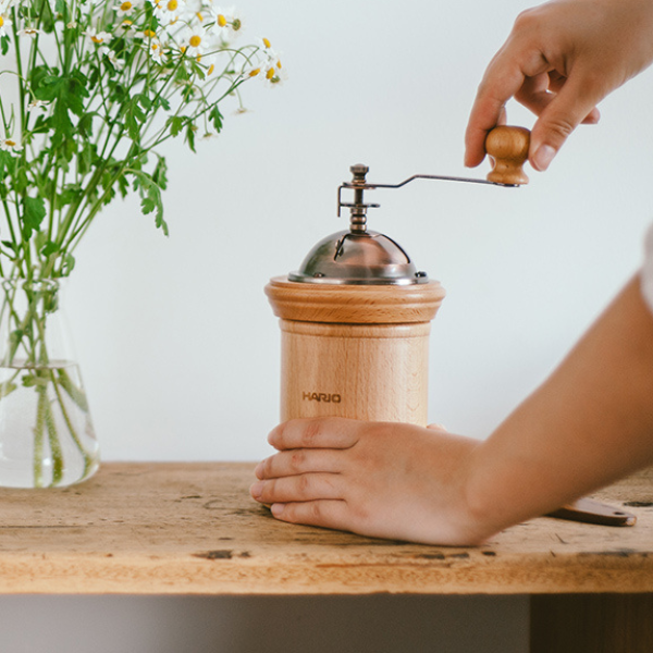 Wooden manual coffee grinder - Hario