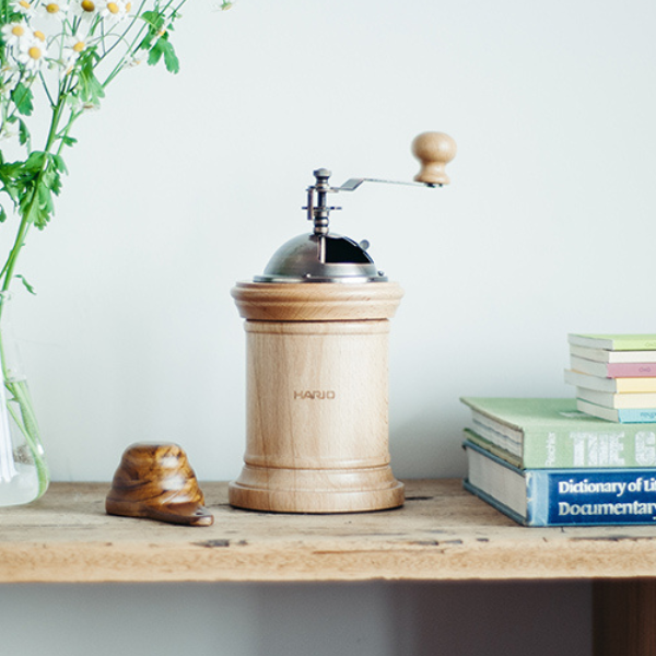 Wooden manual coffee grinder - Hario
